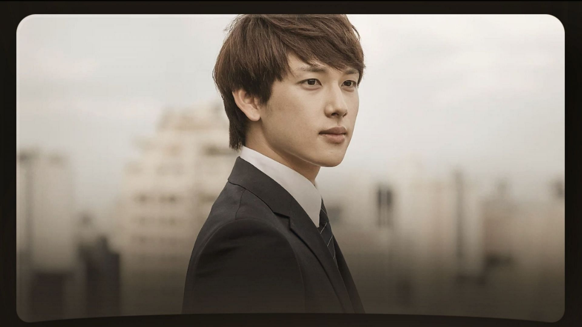 Featuring Yim Si-wan (Image via Netflix Website)